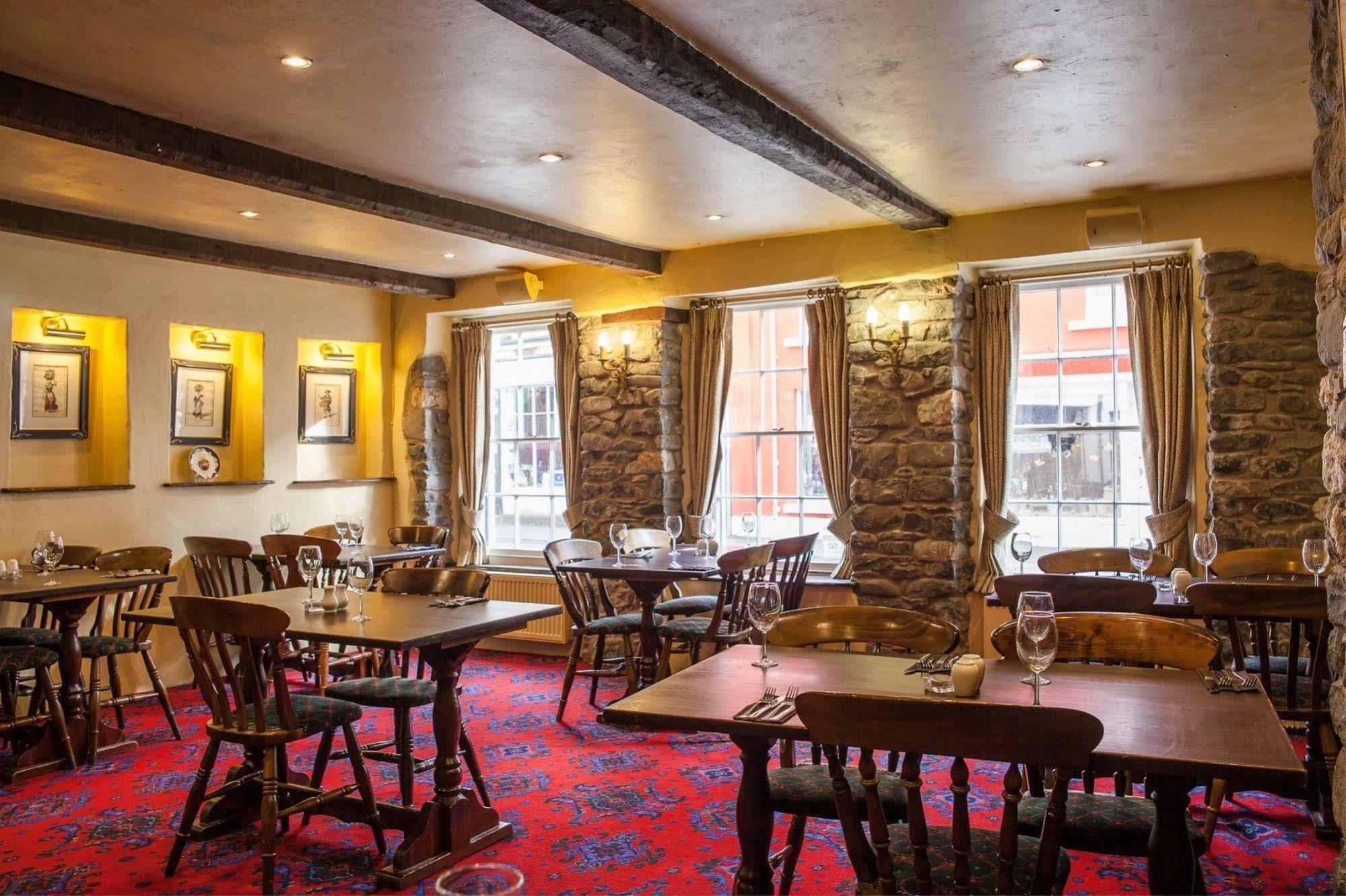 Hotel The King'S Head Llandovery Exterior foto