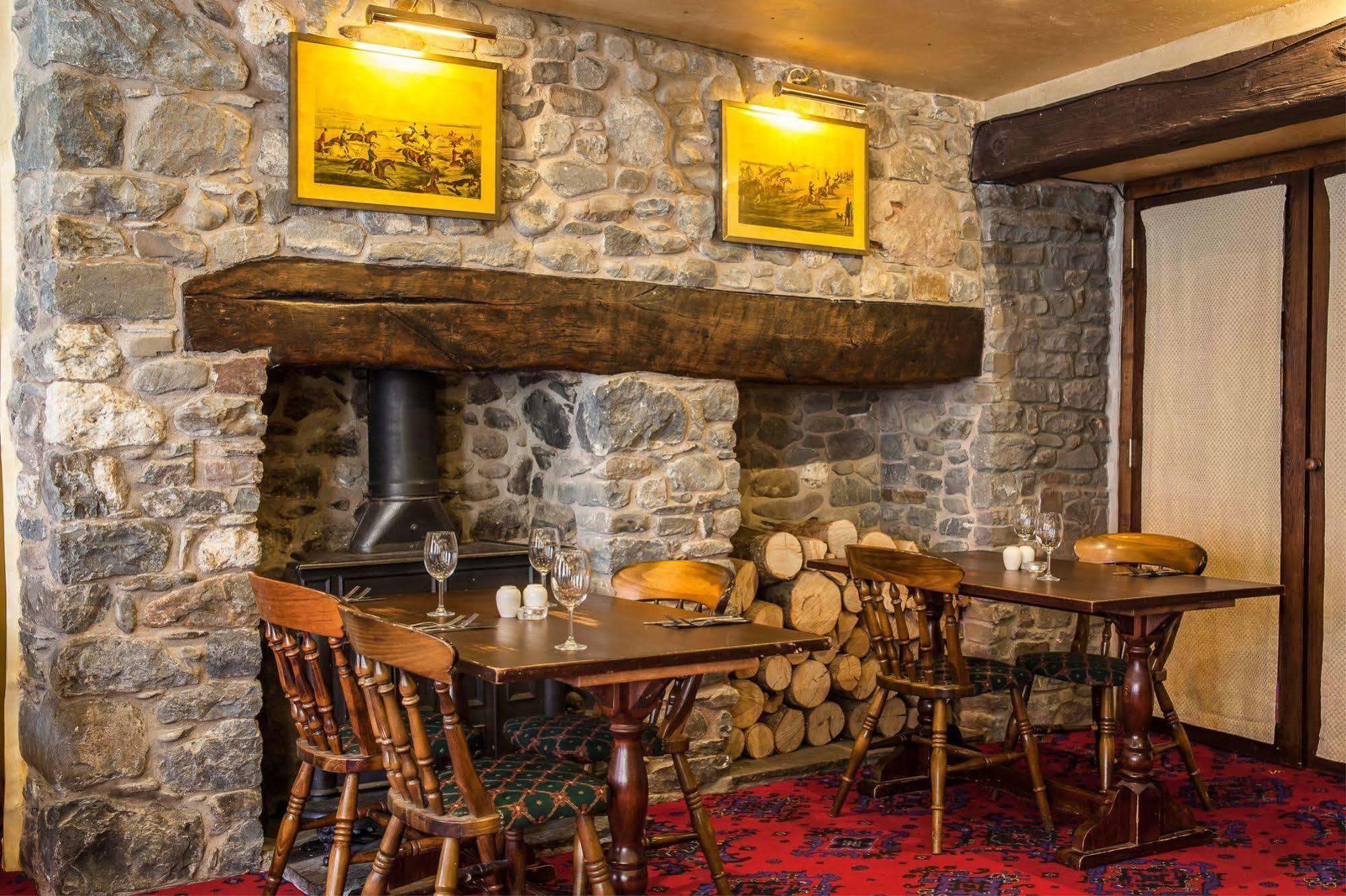 Hotel The King'S Head Llandovery Exterior foto