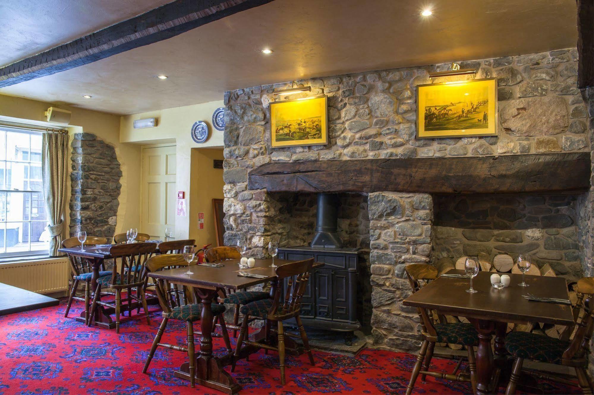 Hotel The King'S Head Llandovery Exterior foto