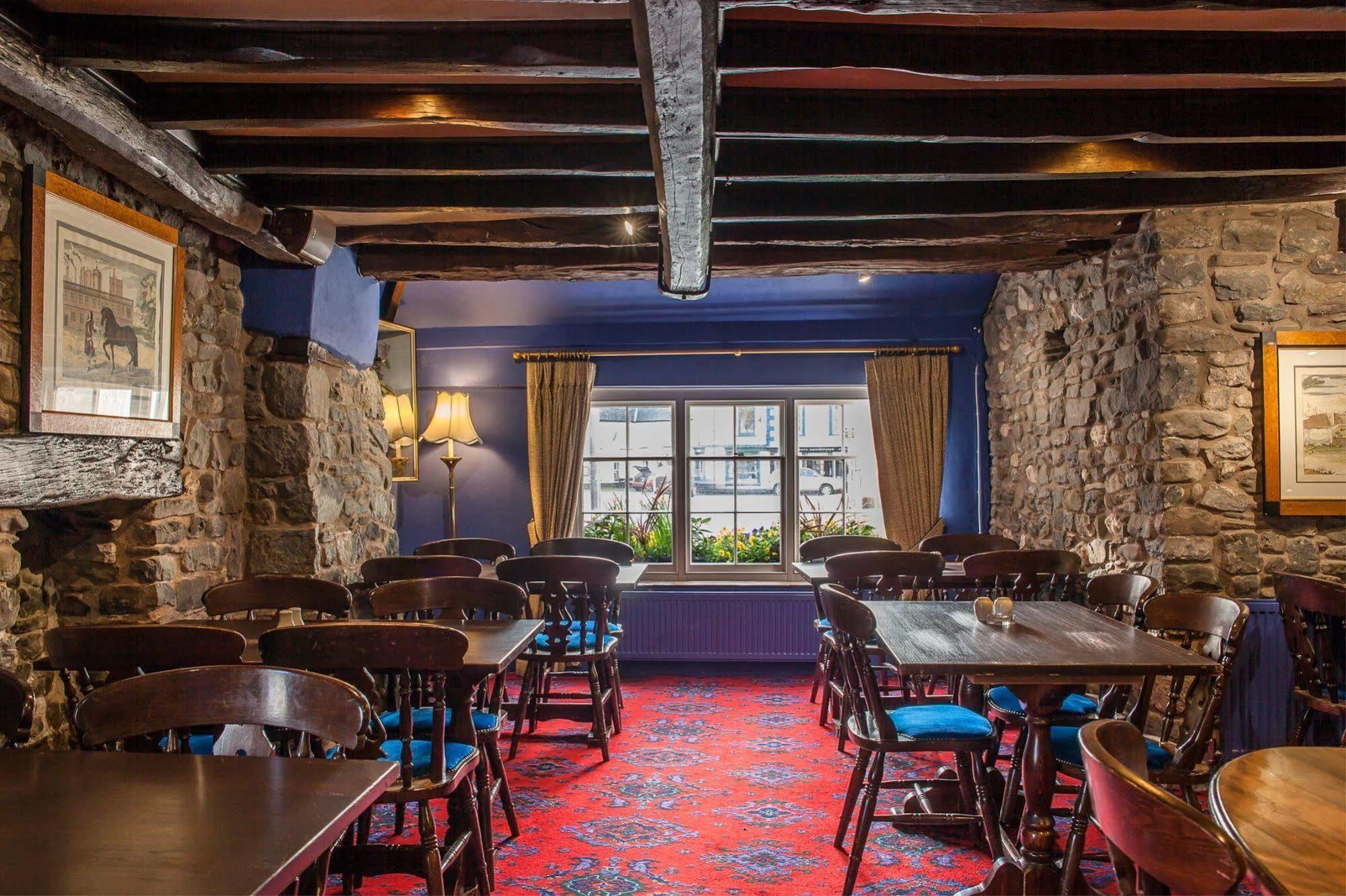 Hotel The King'S Head Llandovery Exterior foto